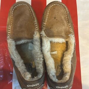 UGG Women's Ansley Slipper

Size 10